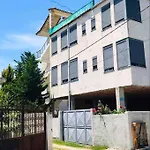 Lägenhet Vila Aliaj Luxury Rooftop For 2 With Air Conditioning Durrës
