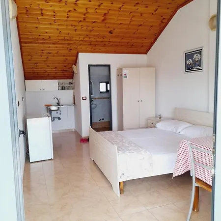Vila Aliaj Luxury Rooftop For 2 With Air Conditioning Apartment *