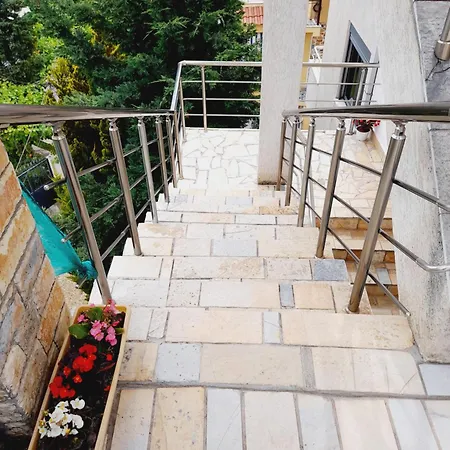 Vila Aliaj Luxury Rooftop For 2 With Air Conditioning * Durrës
