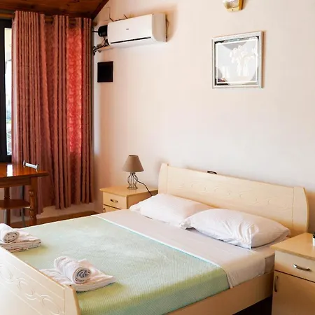 Vila Aliaj Luxury Rooftop For 2 With Air Conditioning Apartment