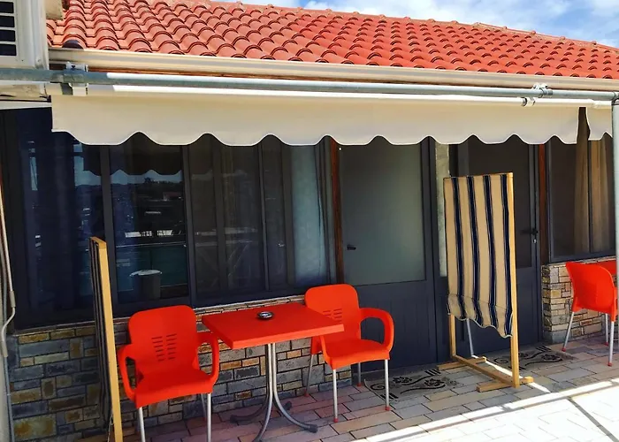 Vila Aliaj Luxury Rooftop For 2 With Air Conditioning Appartamento