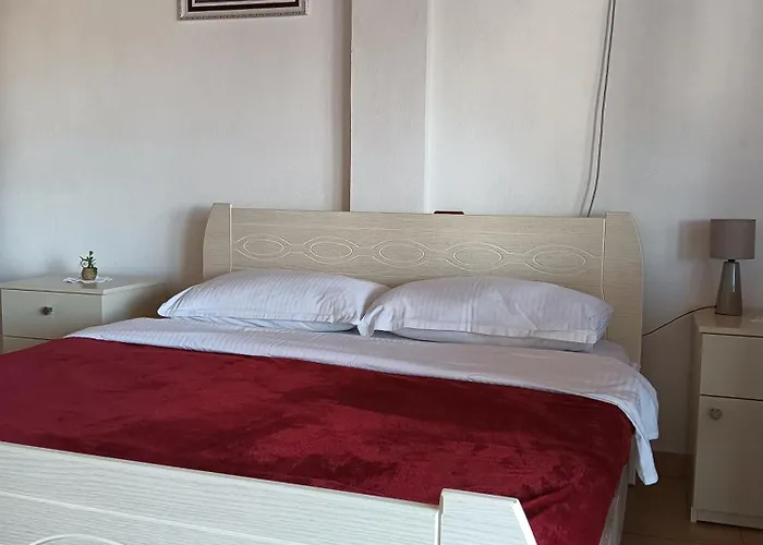 Appartamento Vila Aliaj Luxury Rooftop For 2 With Air Conditioning Durrës