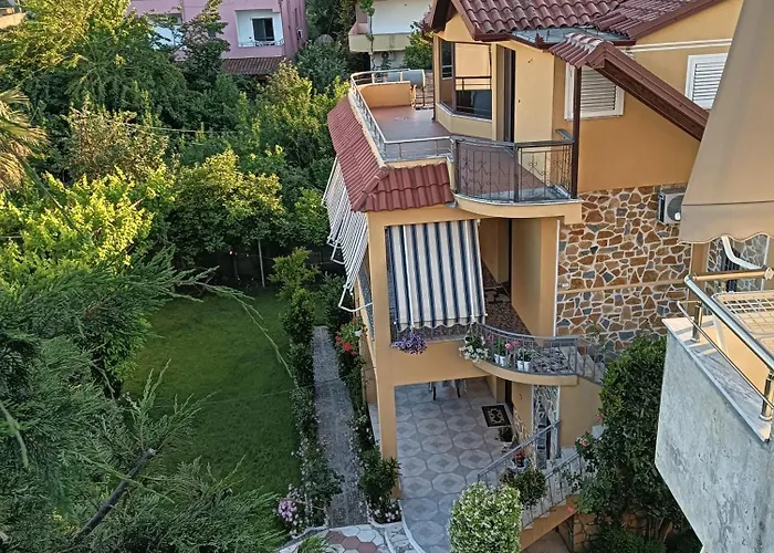 Appartamento Vila Aliaj Luxury Rooftop For 2 With Air Conditioning *