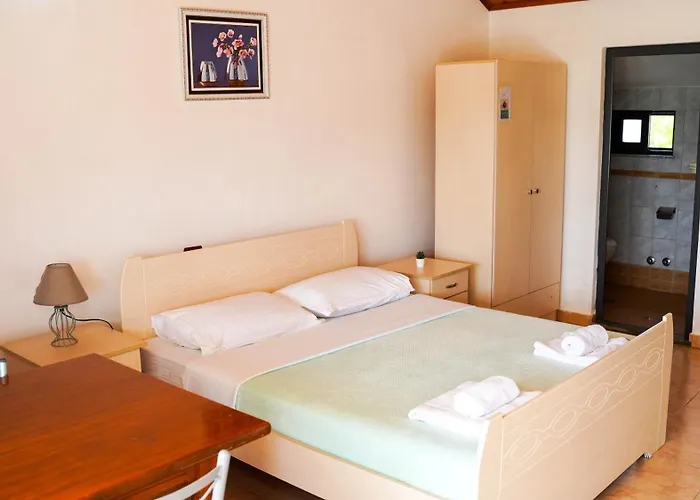 Vila Aliaj Luxury Rooftop For 2 With Air Conditioning Appartamento *