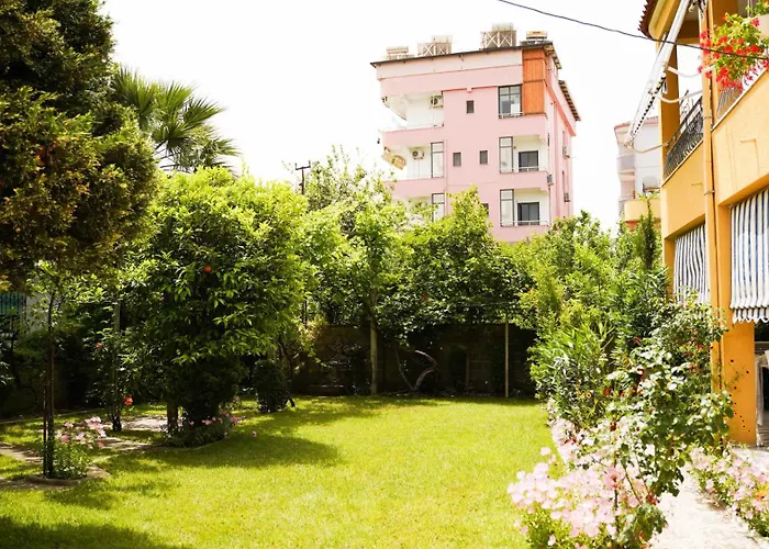 Vila Aliaj Luxury Rooftop For 2 With Air Conditioning Appartamento *